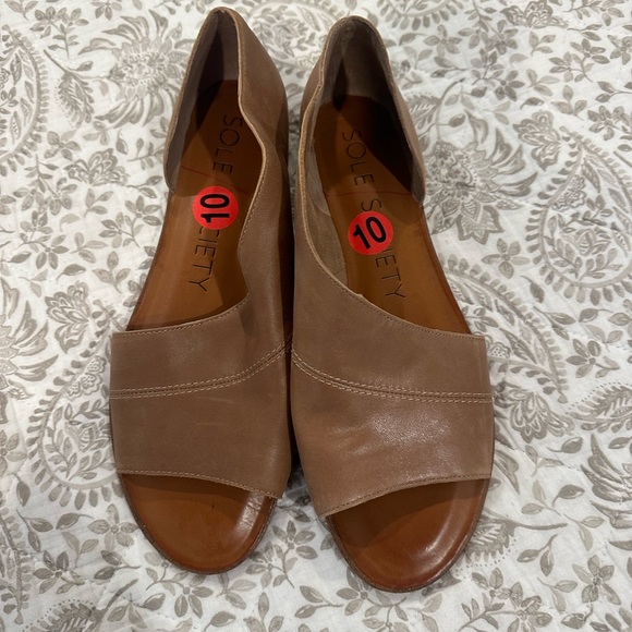 Women’s flat sandals - Picture 1 of 5